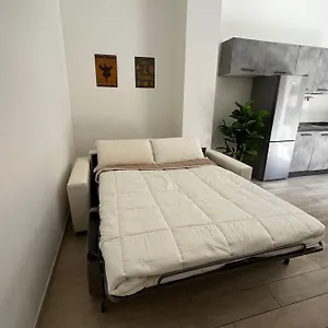 Casa vacanze Cozy House With Garden In Centocelle Metro C, Roma